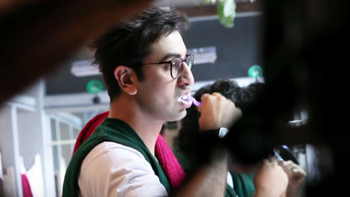 Anurag Basu & Ranbir Kapoor show you how to “Dant Manoranjan