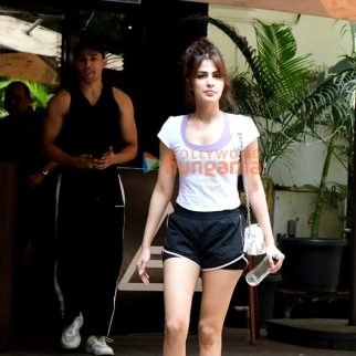 Photos Rhea Chakraborty spotted outside a gym in Pali Hill (5)