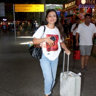 Photos Sunny Leone, Daisy Shah and others snapped at the airport (6)