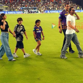 Photo Shah Rukh Khan snapped attending KKR match with AbRam Khan and Suhana Khan in Ahmedabad (5)