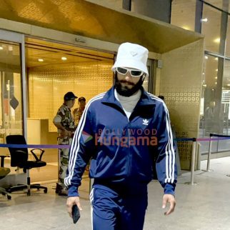 Photos Jacqueline Fernandes, Ranveer Singh, Pooja Hegde and others snapped at the airport (2)