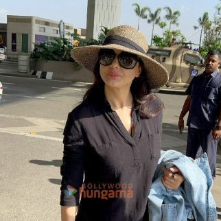 Photos Kareena Kapoor Khan and Preity Zinta snapped at the airport (4)