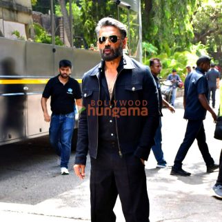 Photos Madhuri Dixit and Suniel Shetty snapped on the sets of Dance Deewane 4 (4)