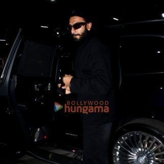 Photos Ranveer Singh snapped at the airport (3)