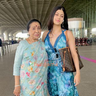 Photos Sherlyn Chopra, Asha Bhosle, Zanai Bhosle and Venkatesh Daggubati snapped at the airport (5)