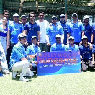 Photos Zaheer Khan and Rajkummar Rao with team Srikanth snapped playing cricket with visually impaired players at Astro Turf, NSCI Club, Worli (1)