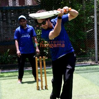Photos Zaheer Khan and Rajkummar Rao with team Srikanth snapped playing cricket with visually impaired players at Astro Turf, NSCI Club, Worli (5)
