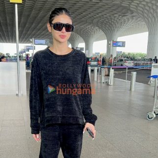 Photos Mouni Roy, Sophie Choudry, Isha Koppikar and others snapped at the airport (5)