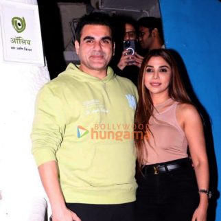 Photos Arbaaz Khan, Sshura Khan, Malaika Arora and others snapped in Bandra (1)