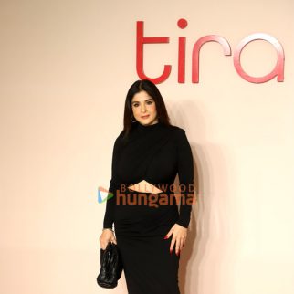 Photos Kiara Advani, Suhana Khan Kareena Kapoor Khan and others snapped at TIRA flagship store launch (15)