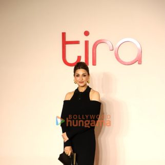 Photos Kiara Advani, Suhana Khan Kareena Kapoor Khan and others snapped at TIRA flagship store launch (16)