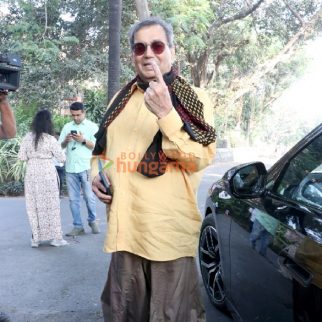 Photos Maharashtra Assembly Elections 2024 Subhash Ghai, Mukta Ghai and Reena Dutta cast their votes in Mumbai (1)