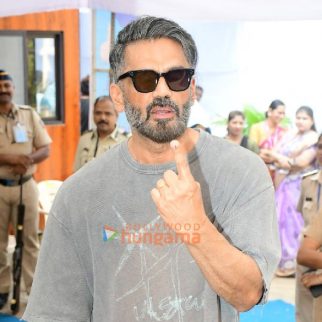 Photos Maharashtra Assembly Elections 2024 Suniel Shetty, Subhash Ghai and Reena Dutta cast their votes in Mumbai (1)