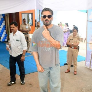 Photos Maharashtra Assembly Elections 2024 Suniel Shetty, Subhash Ghai and Reena Dutta cast their votes in Mumbai (2)