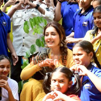 Photos Raashii Khanna kicks off her pre-birthday celebrations with a plantation drive along with 100 kids at the Bhamla Foundation (3)