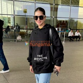 Photos Sunny Leone, Anushka Sen and others snapped at the airport (1)