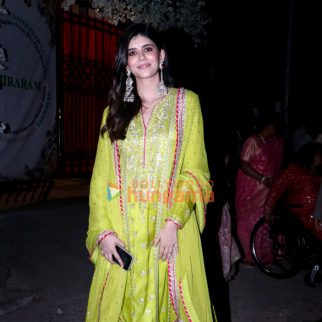 Photos Tara Sutaria, Sanjana Sanghi, Karisma Kapoor and others snapped at friends wedding (1)