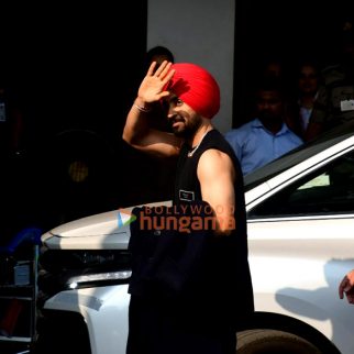 Photos Diljit Dosanjh snapped at Kalina airport (2)