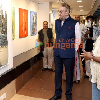 Photos Kabir Bedi, Parveen Dusanj and others snapped at the inauguration of Dilip Mali’s art show Whispers of Nature (3)