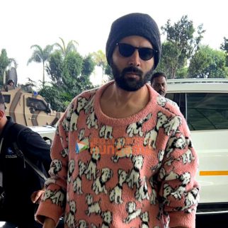 Photos Kartik Aaryan snapped at the airport (4)