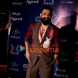 Photos Poonam Pandey, Ejaz Khan, Tanuj Virwani and others attend Divya Agarwal's birthday bash (11)