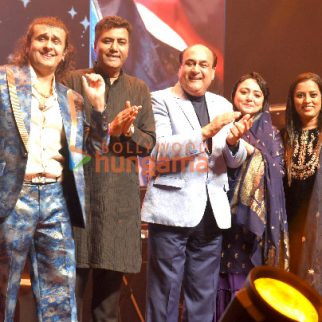 Photos Sonu Nigam's tribute to the legend Mohammed Rafi on his 100th birth anniversary (1)