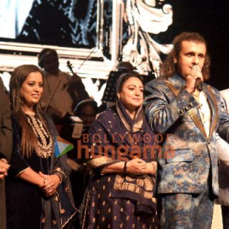 Photos Sonu Nigam's tribute to the legend Mohammed Rafi on his 100th birth anniversary (2)