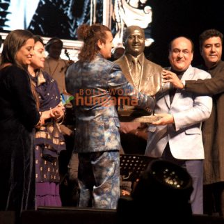 Photos Sonu Nigam's tribute to the legend Mohammed Rafi on his 100th birth anniversary (4)