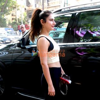 Photos Fatima Sana Shaikh snapped in Bandra (5)