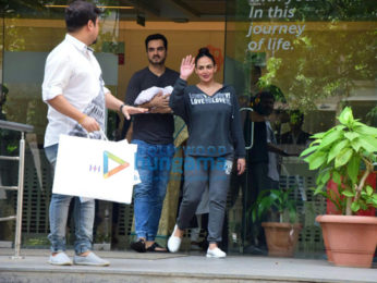 Esha Deol &amp;amp;amp; Bharat Takhtani snapped with their newborn baby girl