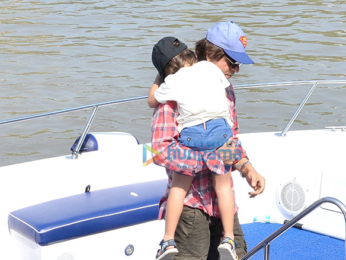 Shah Rukh Khan, Gauri Khan and his children snapped at Gateway Of India