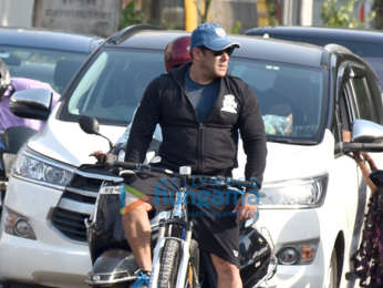 Salman Khan snapped riding his cycle