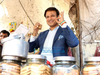 Photos: Vivek Oberoi snapped at a tea stall during PM Narendra Modi promotions