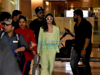 Photos: Ranbir Kapoor and Alia Bhatt snapped at the airport