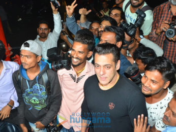 Photos: Salman Khan celebrates his birthday with media