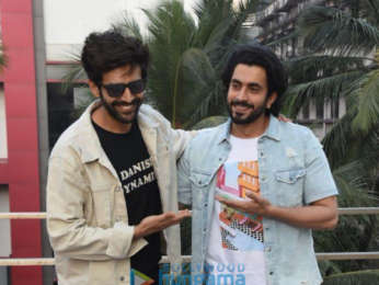 Photos: Sunny Singh Nijjar, Kartik Aaryan and Sonnalli Seygall snapped promoting their film Jai Mummy Di
