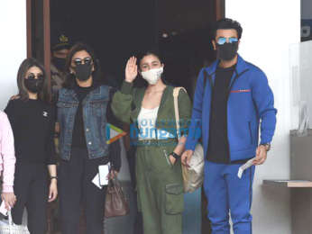 Photos: Ranbir Kapoor, Alia Bhatt, Neetu Singh and Riddhima Kapoor Sahani snapped at the Kalina airport
