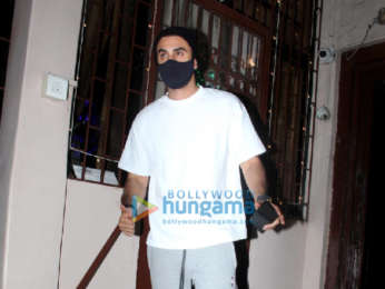 Photos: Ranbir Kapoor spotted outside Shankar Mahadevan's dubbing studio in Bandra