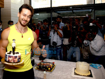 Photos: Tiger Shroff celebrates his birthday with media