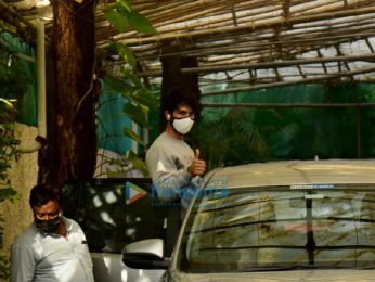 Photos: Shahid Kapoor snapped at Sunny Super Sound in Juhu