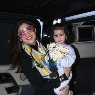 Photos: Shilpa Shetty and Sonnalli Seygall snapped at the airport