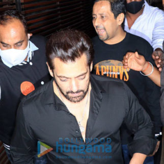 Photos: Salman Khan snapped at Estella in Juhu