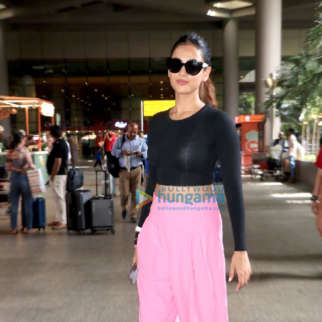Photos: Sonal Chauhan snapped at the airport