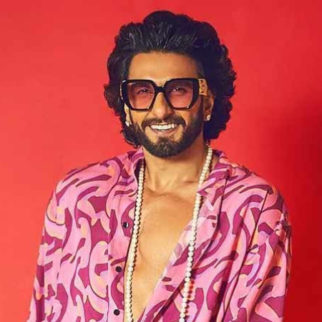 Ranveer Singh makes his swoon looking dapper in white tuxedo for SIIMA  awards 2022 2022 : Bollywood News - Bollywood Hungama