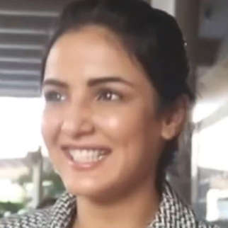 Jasmin Bhasin nails her airport look with ease