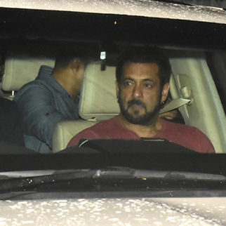Salman Khan looks handsome as he arrives in red tshirt