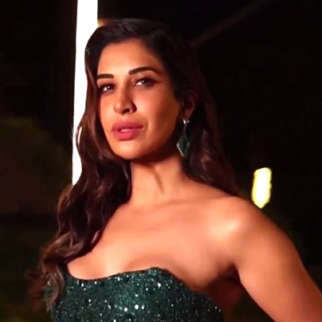 Sophie Choudry slays her Filmfare look in green shimmer outfit