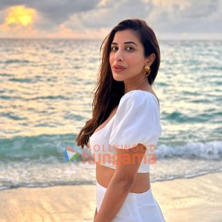 Sophie Choudry (2)